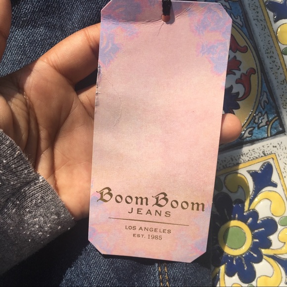 Distressed jean skirt - Picture 4 of 4